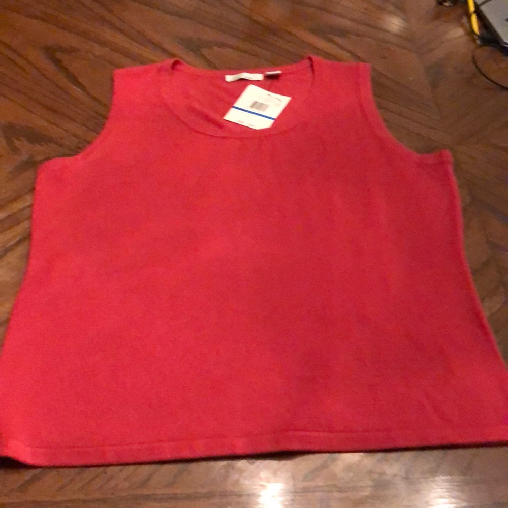Women’s sleeveless sweater size XL NWT